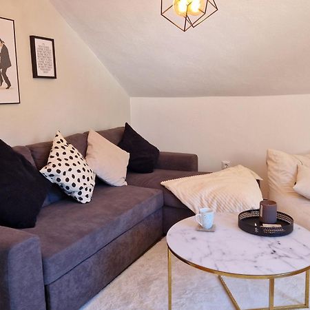Angerpartments-Sonnige Grosse Wohnung Mit Balkon Und Kostenlosen Parkplatz โดบริอาค ภายนอก รูปภาพ