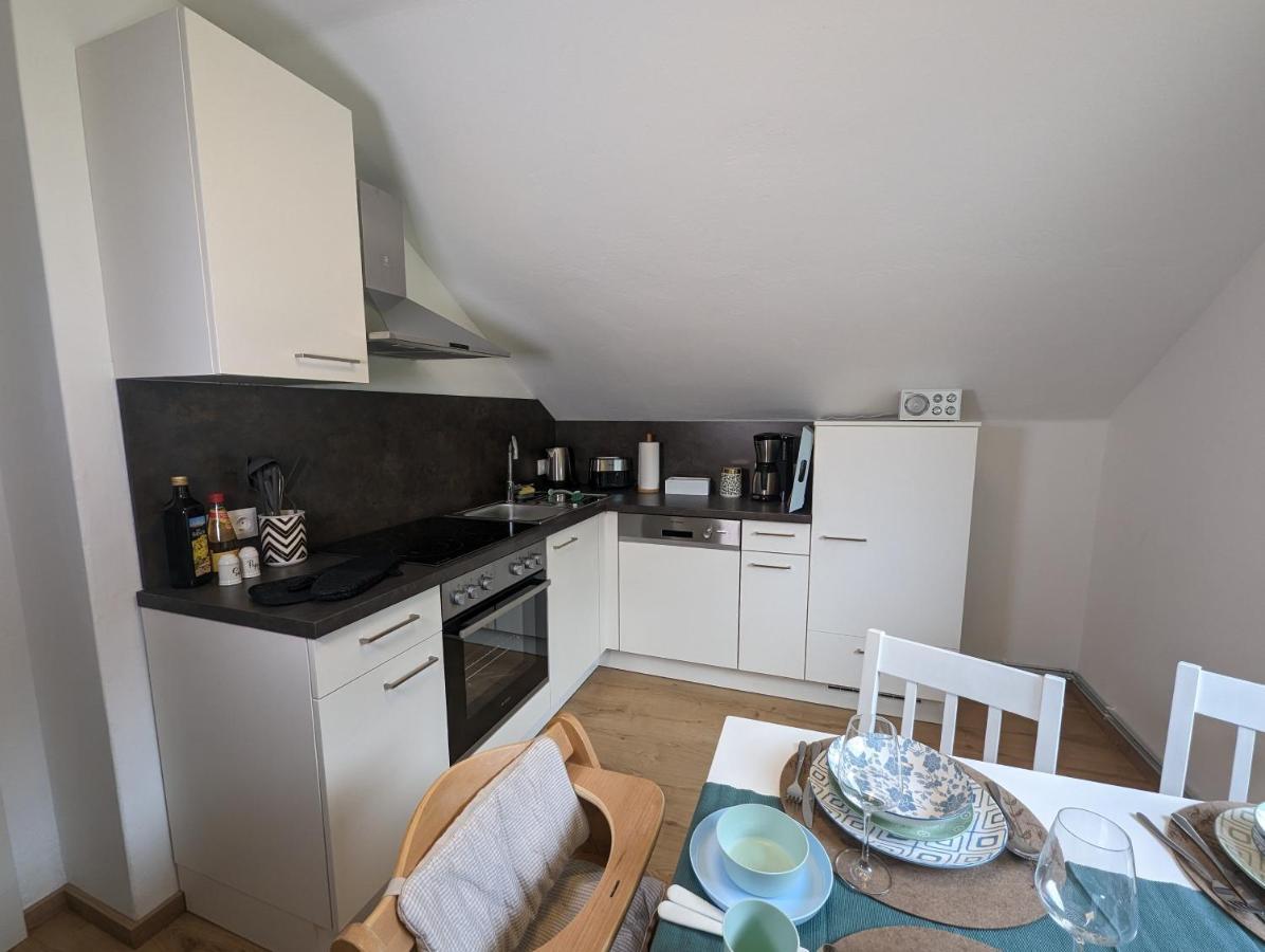 Angerpartments-Sonnige Grosse Wohnung Mit Balkon Und Kostenlosen Parkplatz โดบริอาค ภายนอก รูปภาพ