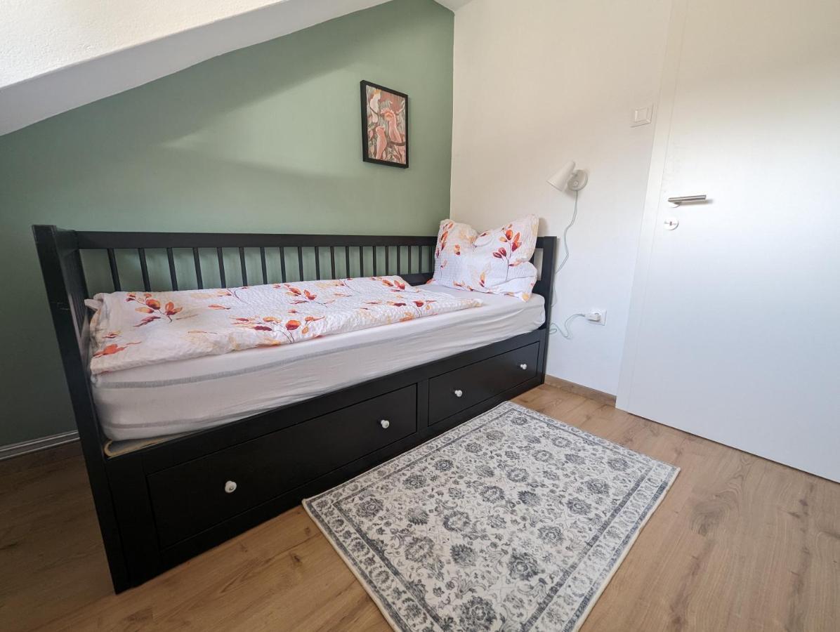 Angerpartments-Sonnige Grosse Wohnung Mit Balkon Und Kostenlosen Parkplatz โดบริอาค ภายนอก รูปภาพ